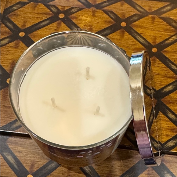 Bath & Body Works Champagne Toast Candle - Picture 2 of 3